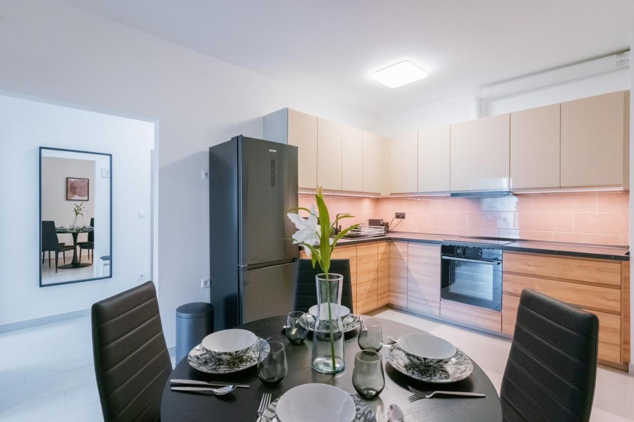 Fox Premium Apartment & Free Private Parking Budapest Luaran gambar